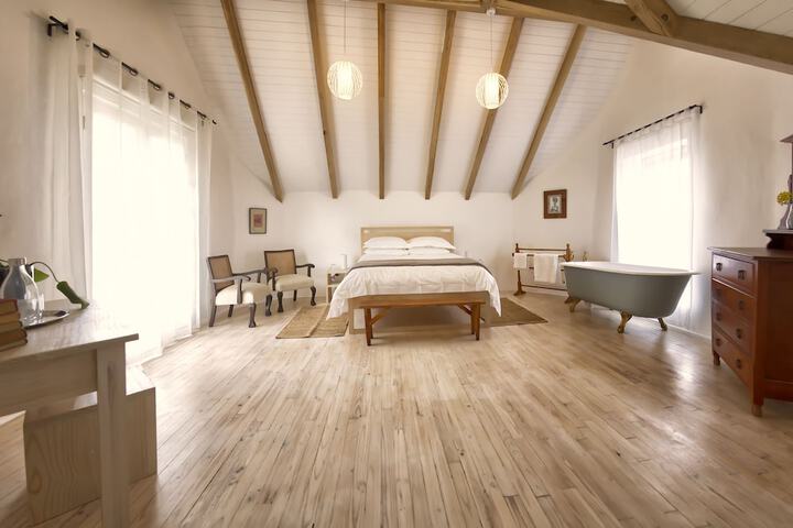 Room 28 of 61
