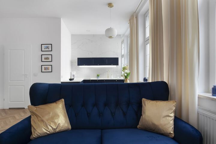 Room 2 of 12