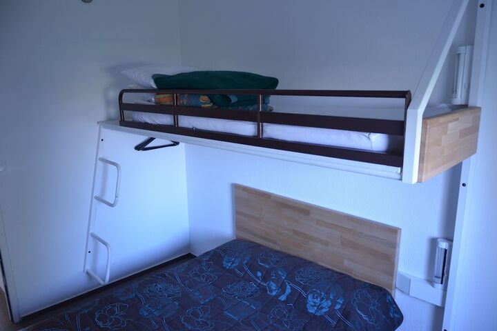 Room 6 of 37