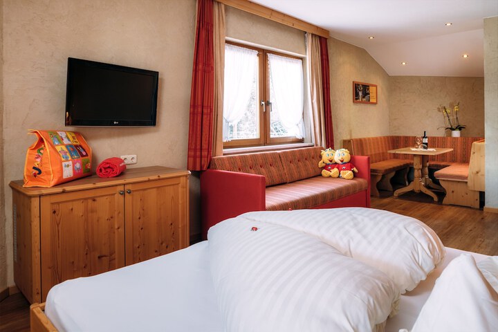 Room 40 of 98
