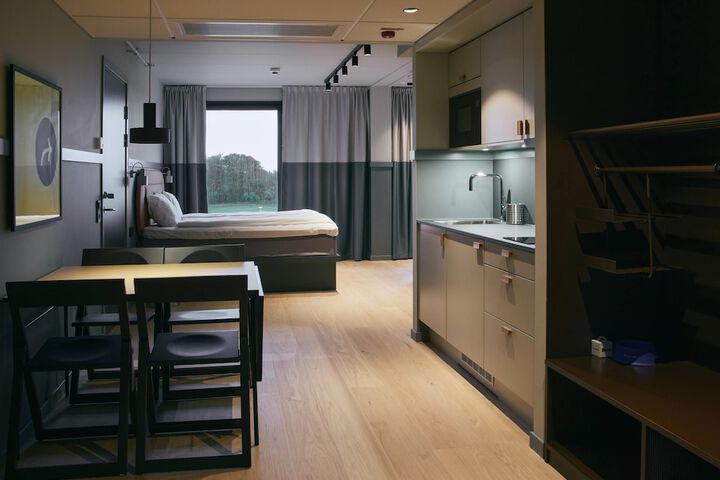 Room 9 of 44