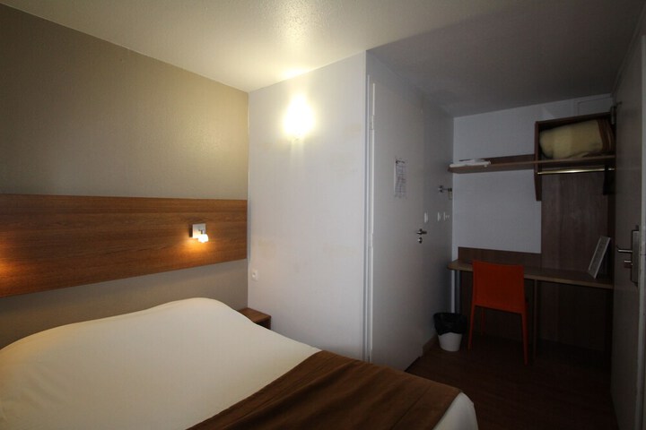 Room 21 of 60