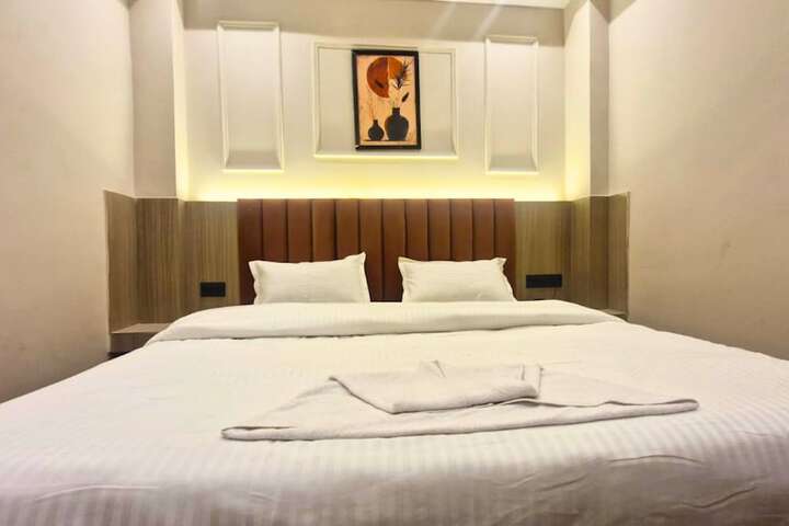 Room 3 of 17