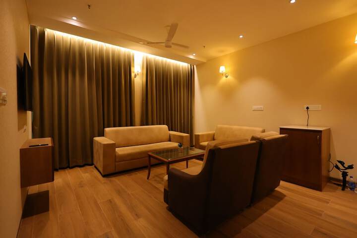 Room 9 of 15