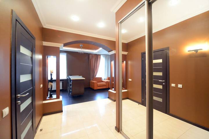 Room 4 of 37