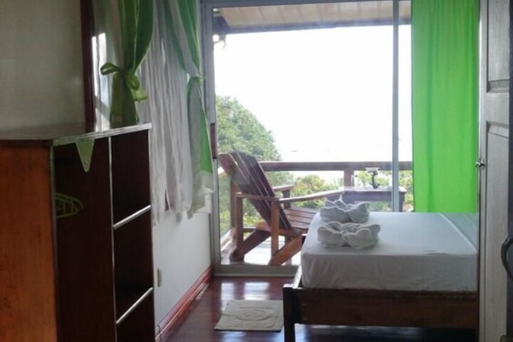 Room 9 of 44