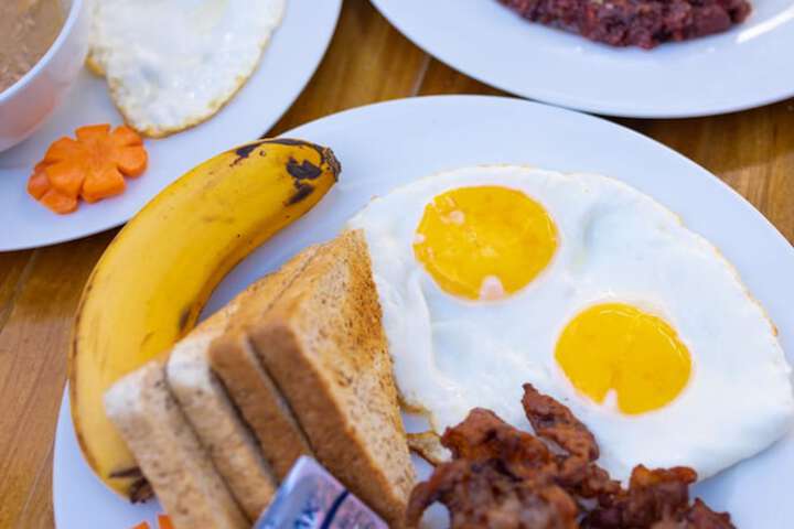 Breakfast/Coffee Service 104 of 125