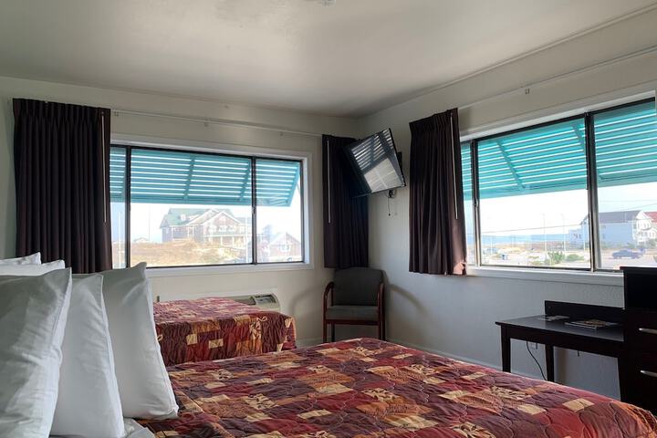 Room 13 of 34