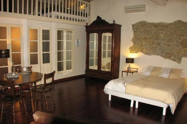 Room 5 of 26