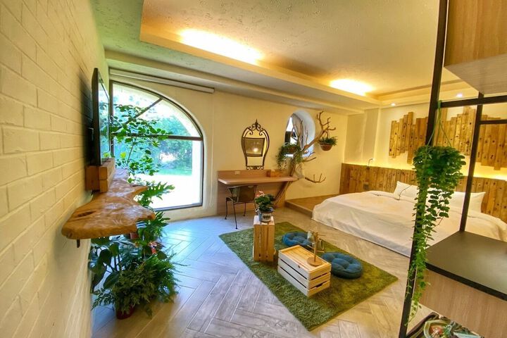 Room 4 of 92