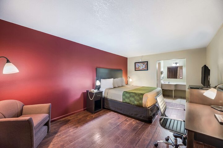 Room 12 of 37