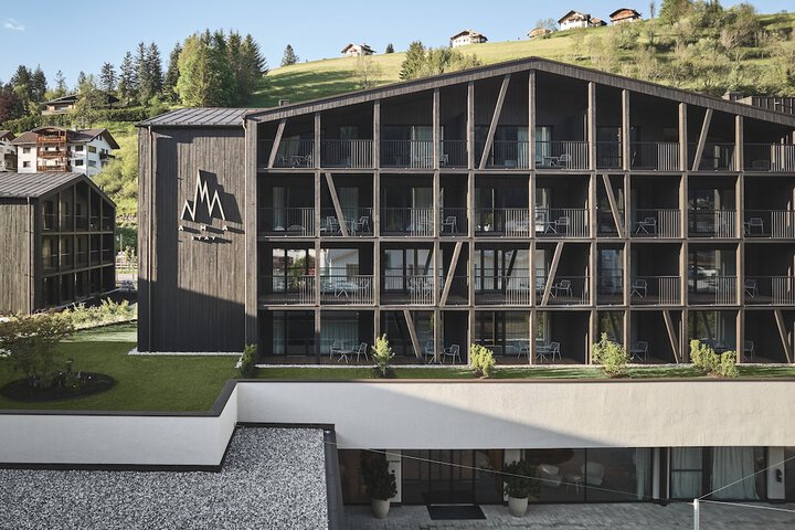 Hotel 82 of 82