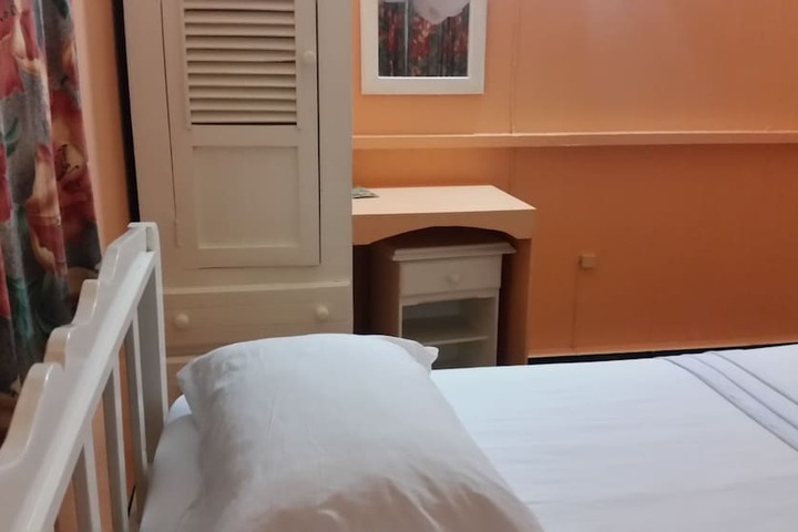Room 22 of 46