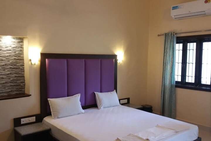 Room 15 of 37