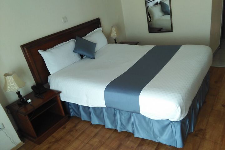 Room 18 of 18