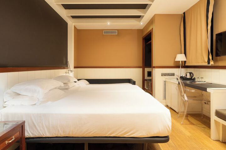 Room 14 of 94