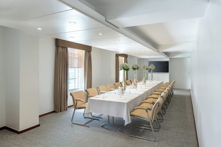 Business Center 223 of 250