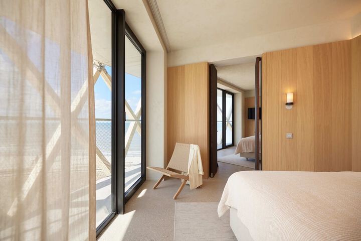 Room 10 of 62