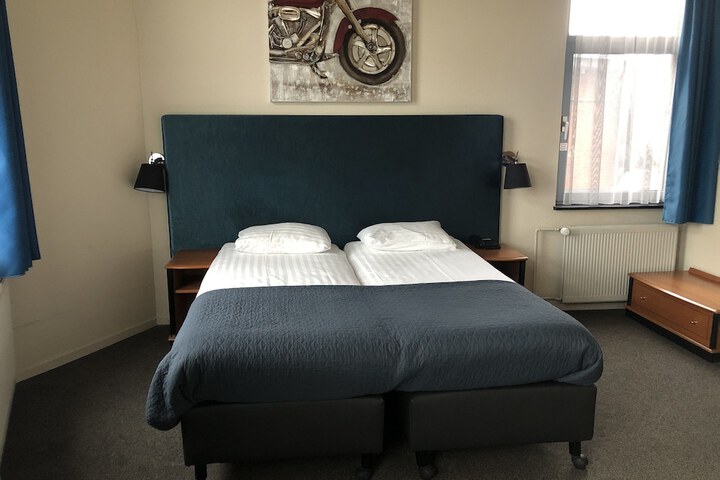Room 18 of 51