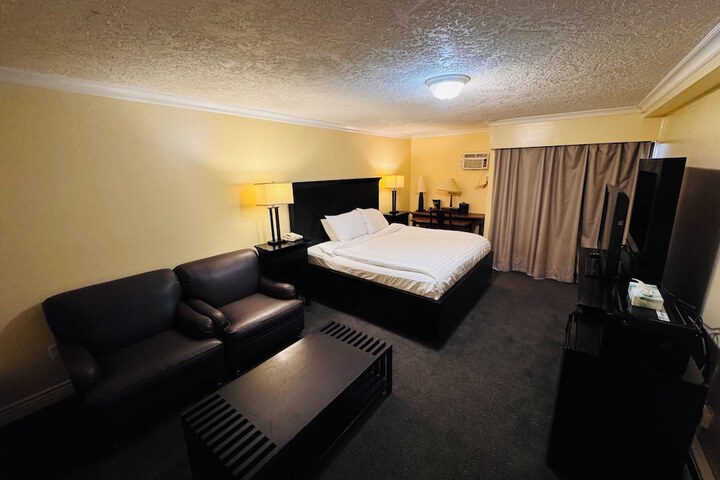Room 60 of 77