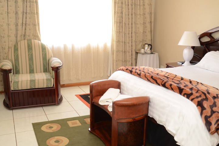 Room 3 of 7