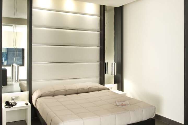 Room 6 of 30