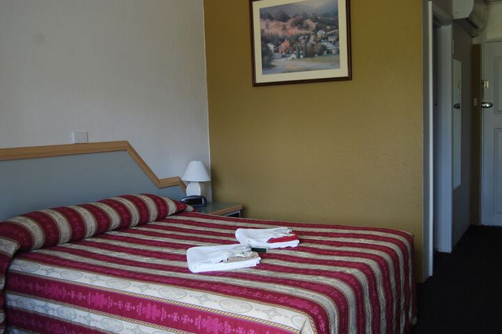 Room 11 of 21