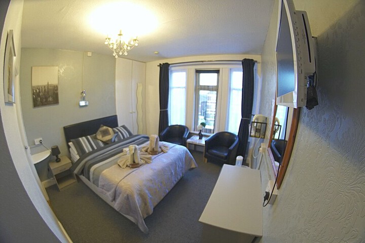 Room 27 of 70