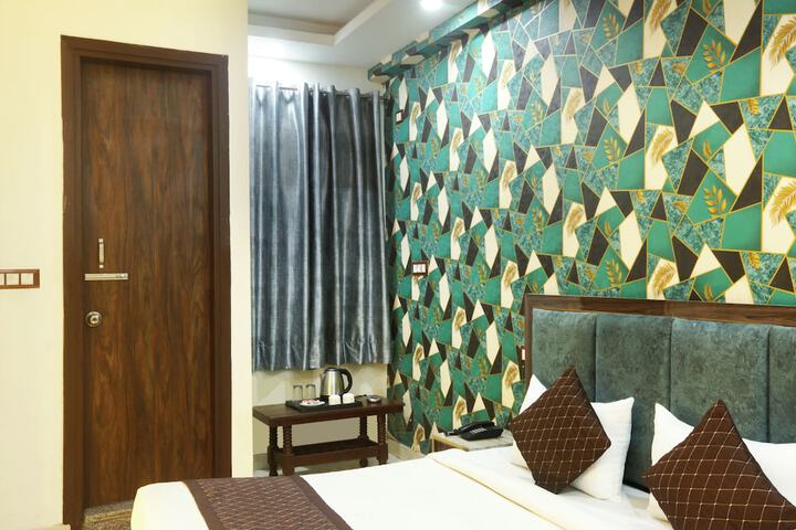 Room 8 of 36