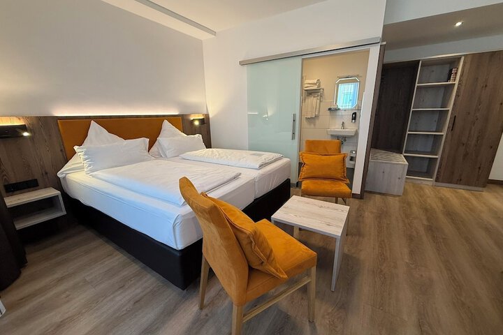 Room 37 of 65
