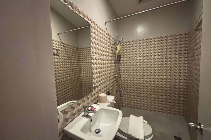 Room 75 of 96