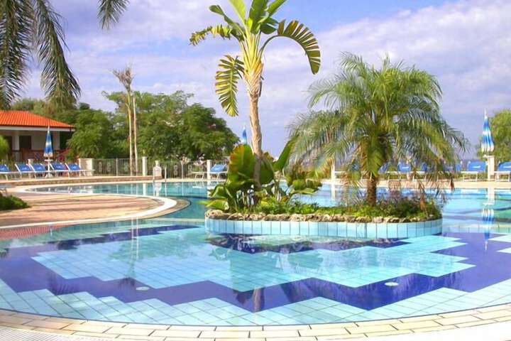 Pool 65 of 119