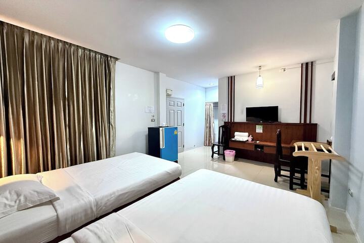 Room 34 of 62
