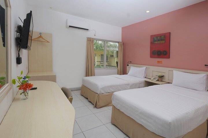 Room 10 of 29