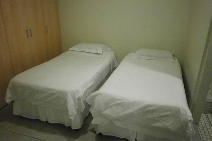 Room 6 of 34