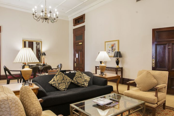 Room 18 of 48