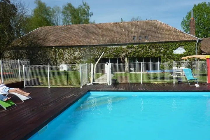 Pool Hotel