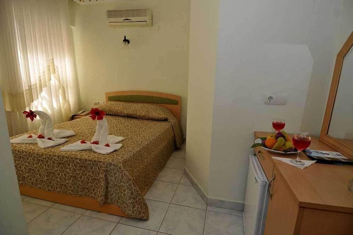 Room 9 of 25