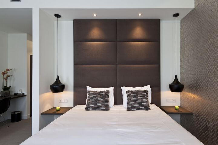 Room 13 of 65