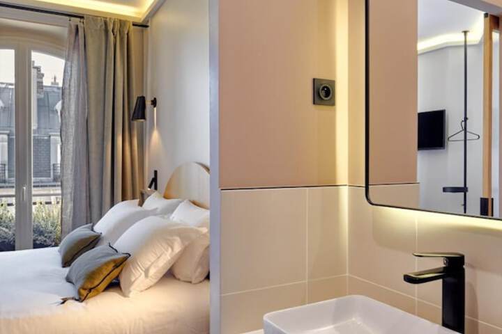 Room 12 of 39