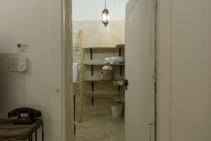 Room 10 of 71