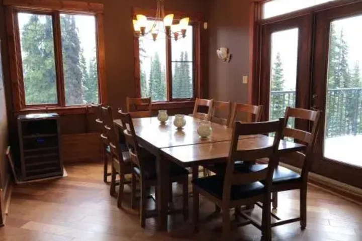 Dining 2 of 3