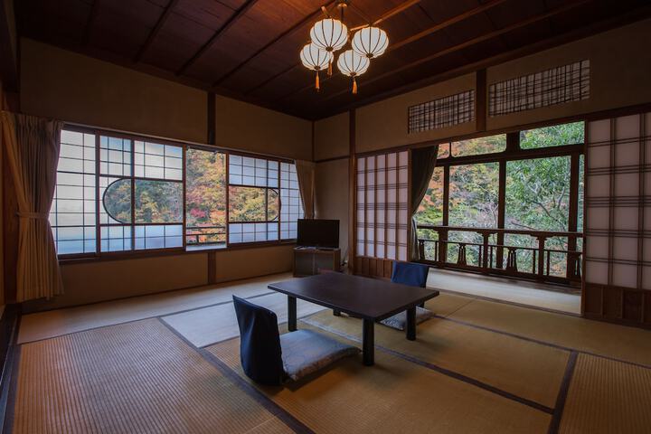 Room 19 of 70