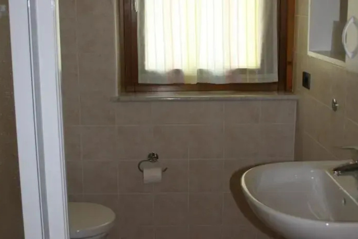 Room 7 of 10