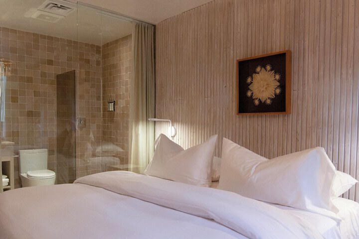 Room 9 of 65