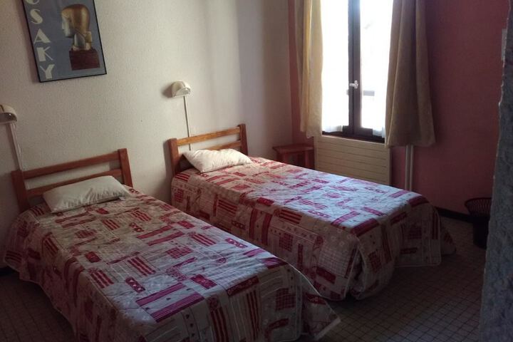 Room 3 of 50
