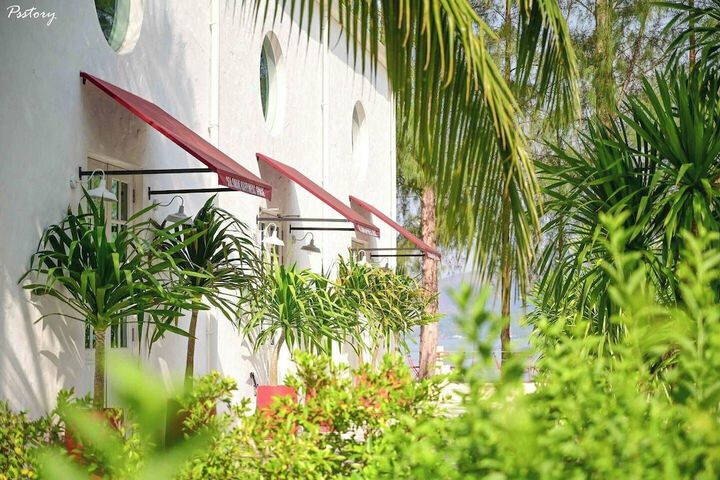 Hotel 79 of 83