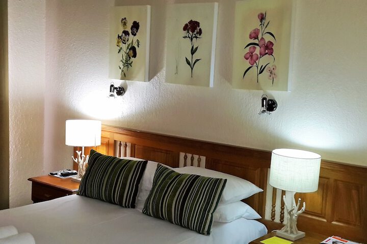 Room 9 of 37