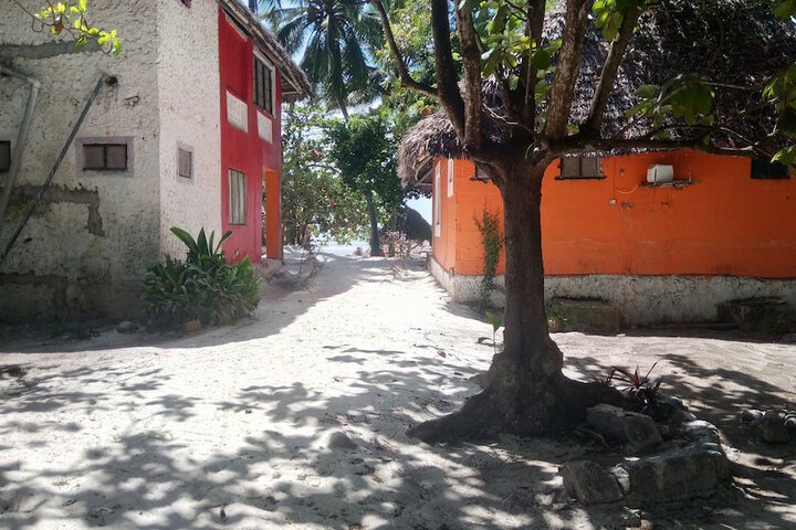 Hotel Exterior 90 of 92