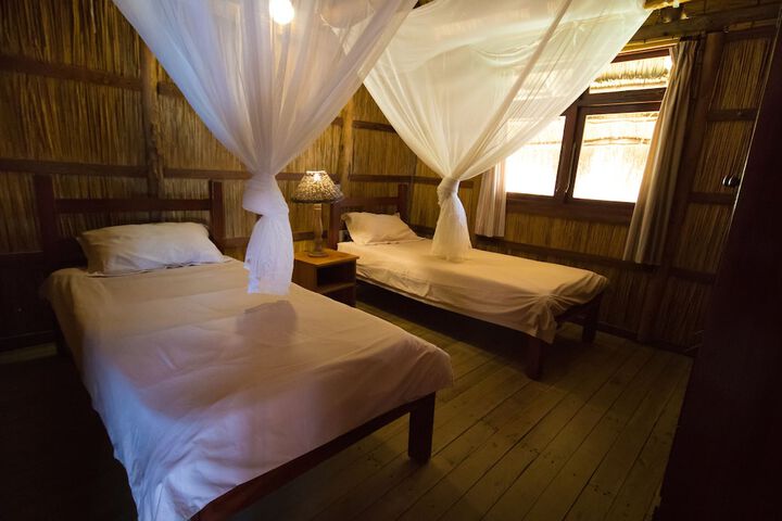 Room 4 of 40